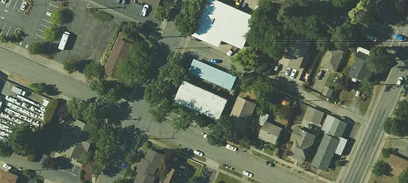 6-Unit Apartment Building