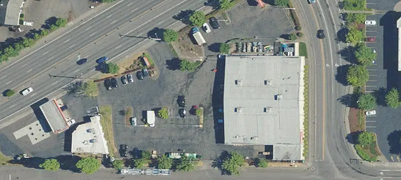 Freestanding Grocery Store