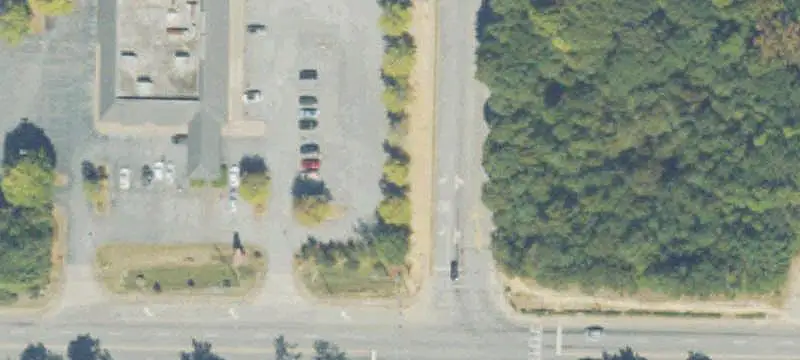 Restaurant Building at Signalized Intersection