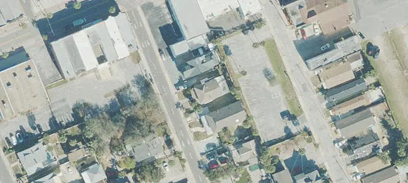 Eight-Room Apartment Building