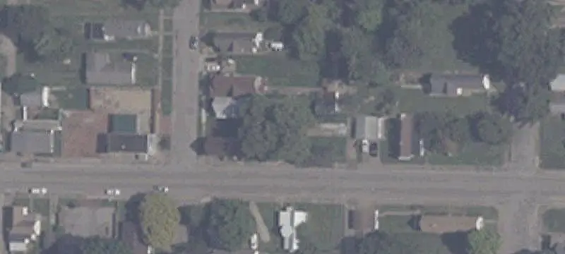 Duplex With Yard Barn