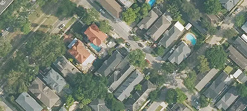 6-Unit Apartment Building