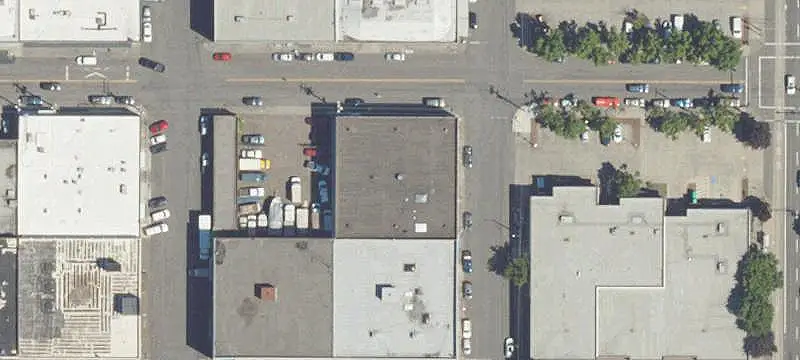 Flex Building with Freight Elevators