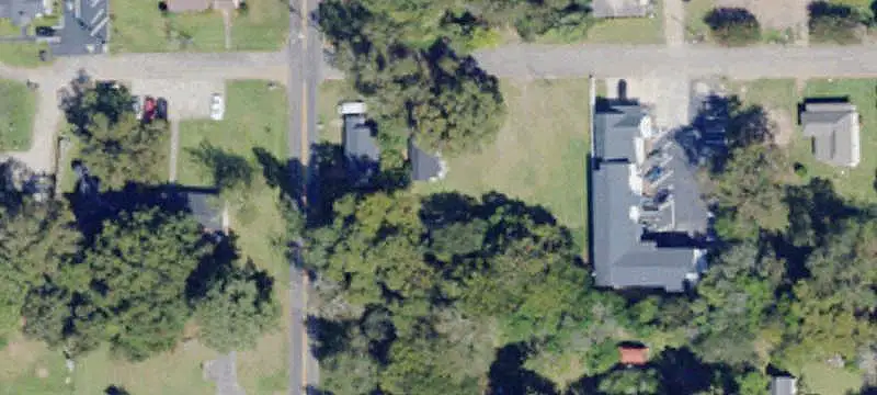 6-Unit Apartment Building