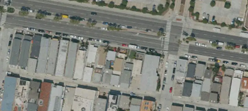 4-Unit Apartment Building