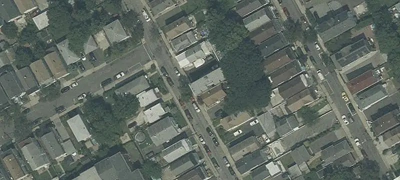 6-Unit Apartment Building