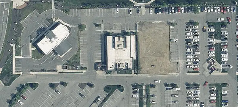 Six-Suite Shopping Center