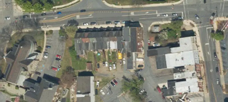 Mixed-Use Property with Courtyard