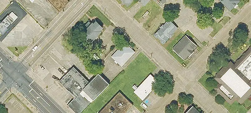 7-Office Building with Open Workspace