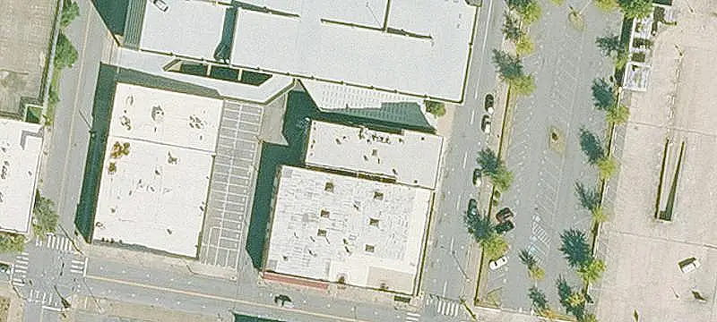 Mixed-Use Building with Multiple Bays