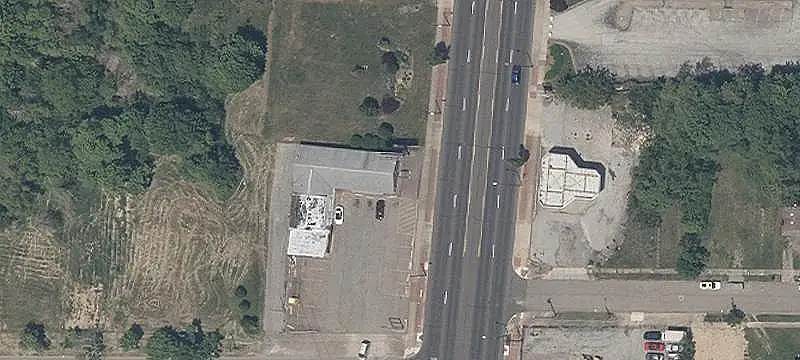 Auto Repair Property with Billboard Lease