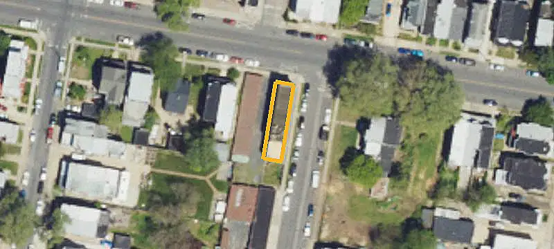 8-Unit Apartment Building
