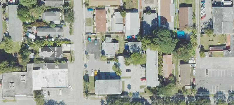 6-Unit Apartment Building