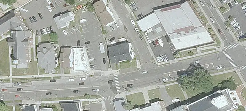6-Unit Mixed-Use Building