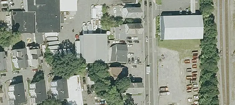 Auto Repair Shop with Office