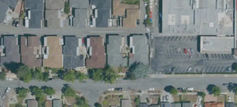 4-Unit Apartment Building