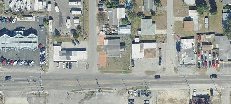 Divisible Mixed-Use Commercial Building