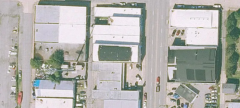 Warehouse with Rear Bay Door