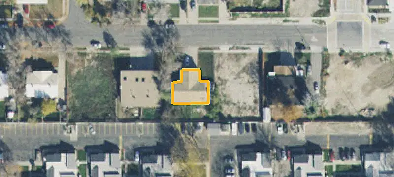 Duplex with In-Unit Laundry