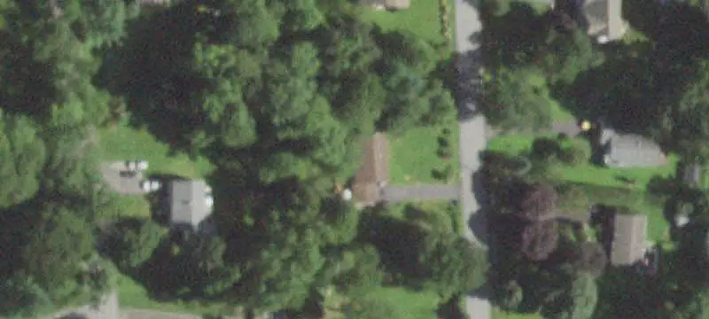6-Unit Apartment Building