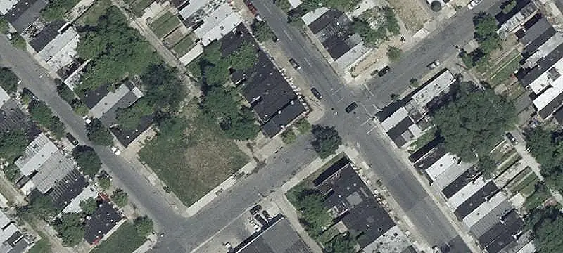 Mixed-Use Rowhome with Restaurant