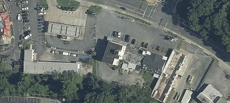 Second-Floor Convenience Store Space