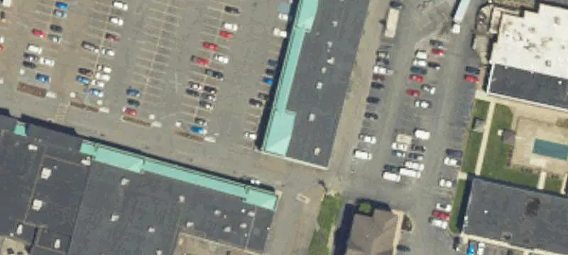 Mixed-Use End-Cap Suite
