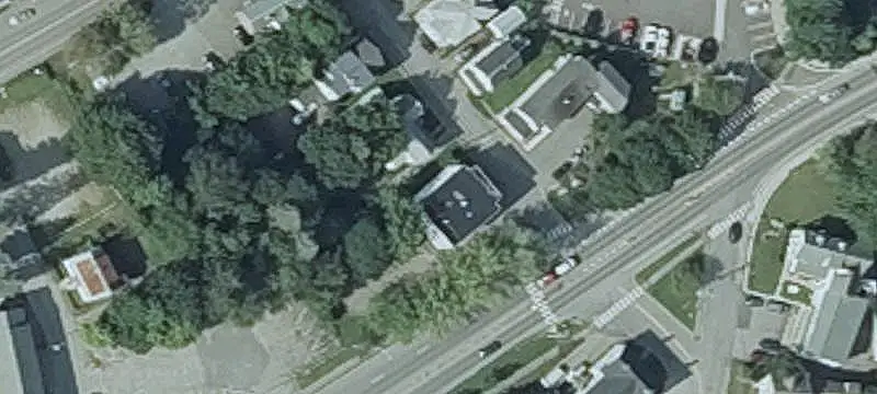 6-Unit Apartment Building