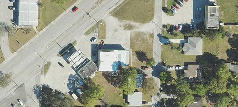 Flex Building with Fenced Yard
