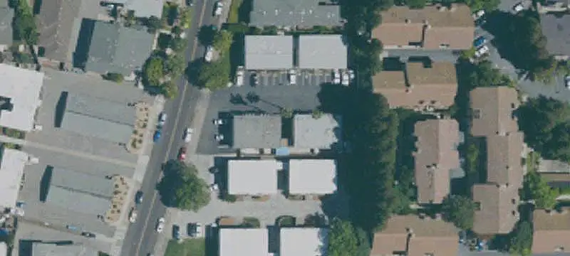 8-Unit Apartment Building