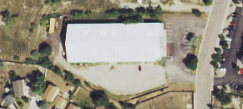 Warehouse Unit with Overhead Door