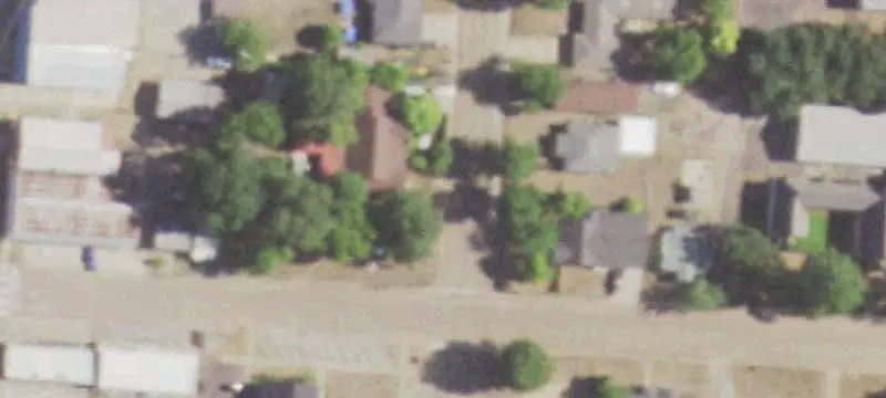Mixed-Use Auto Shop with Living Quarters