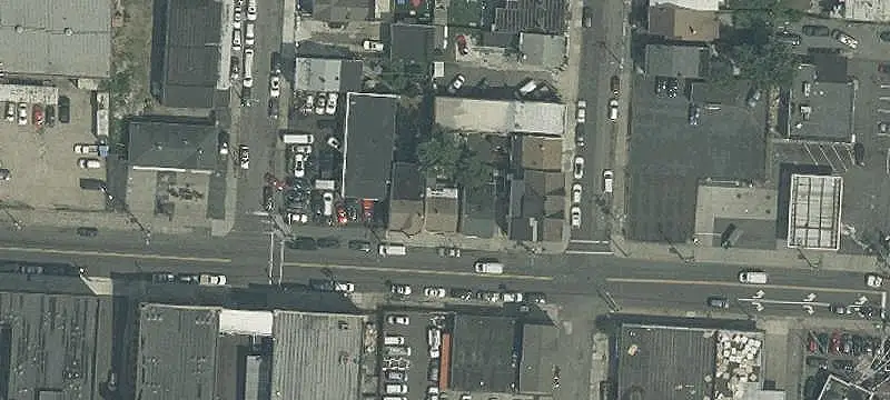 Mixed-Use Building with Apartment