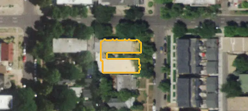 17-Unit Apartment Building with Courtyard