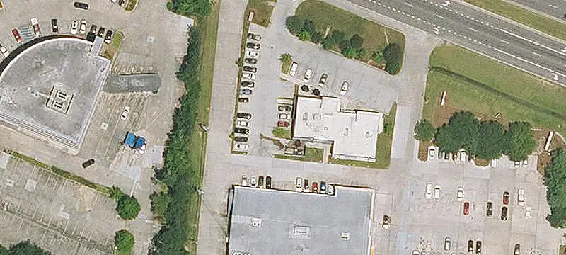 Two-Tenant Mixed-Use Building