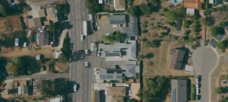 6-Unit Apartment Building