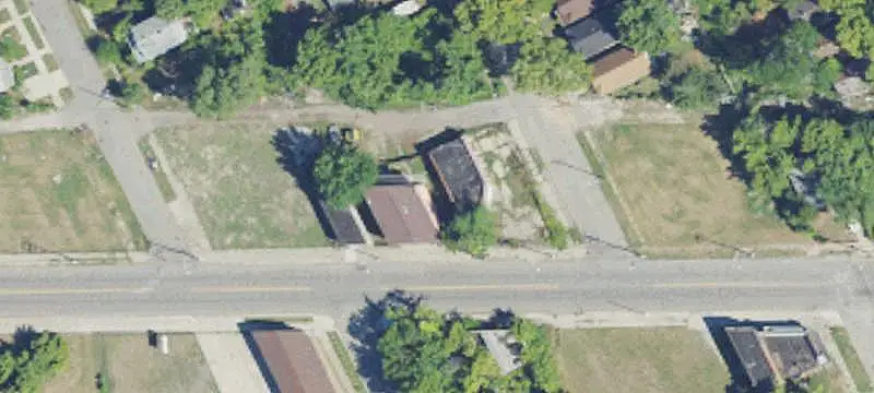 4-Unit Quadplex with Bar Space