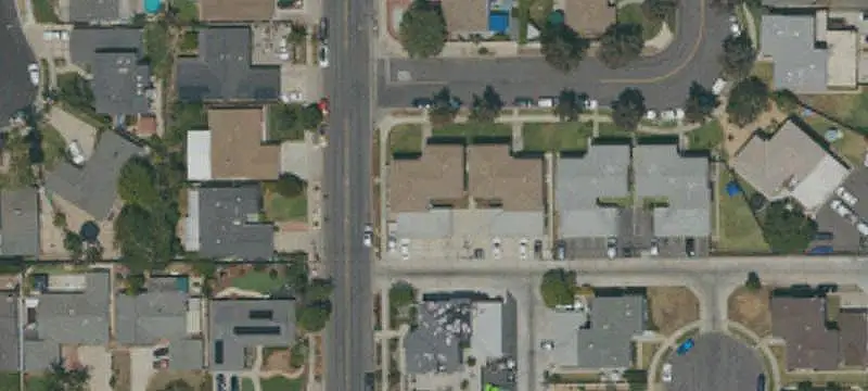4-Unit Apartment Building