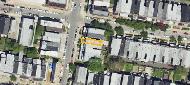 6-Unit Apartment Building