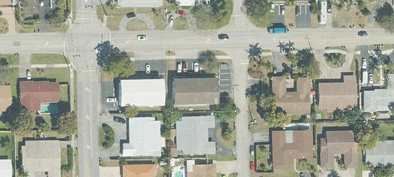 8-Unit Garden-Style Apartment Building