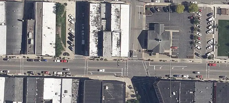 Grocery Market with Patio