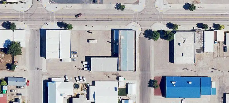 Mixed-Use Building with Repair Bay