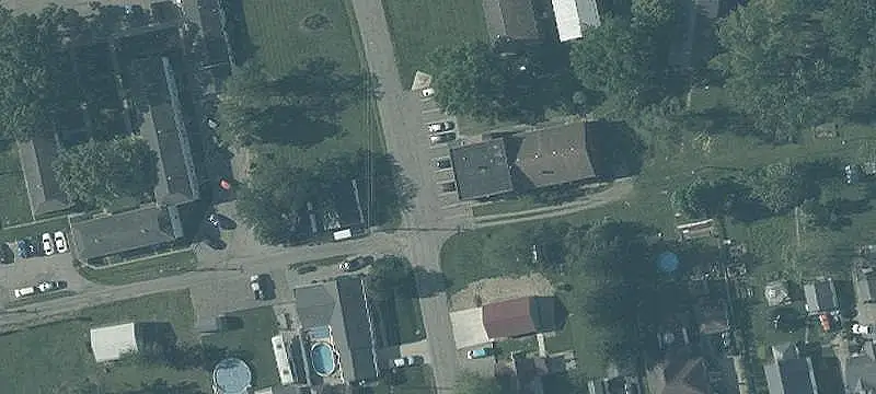 6-Unit Apartment Building