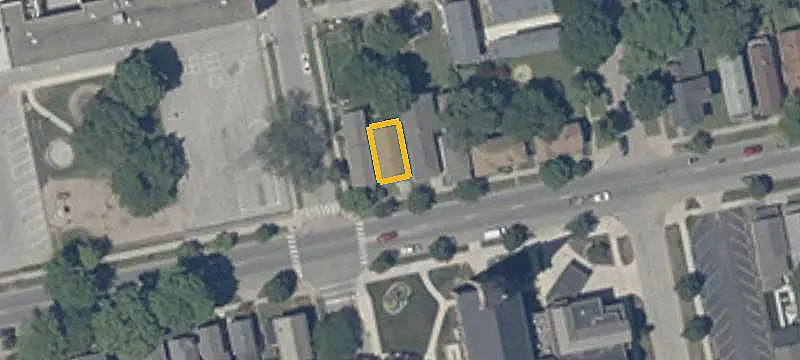 Duplex with Separate Utilities