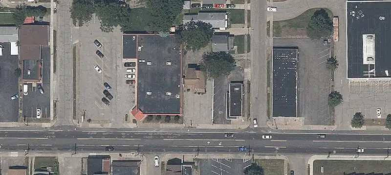 Mixed-Use Property with Apartment