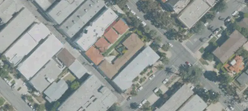 Five-Unit Apartment Compound