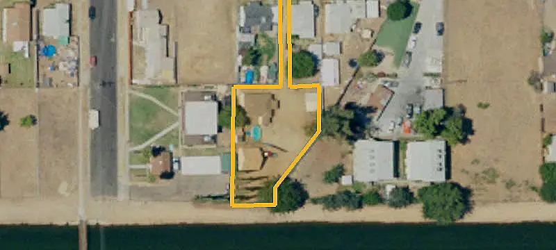 Two-Unit Duplex with Fenced Yards