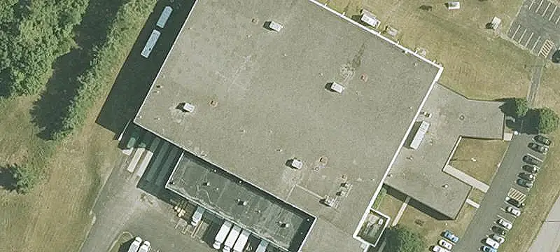 Dock-Equipped Distribution Center