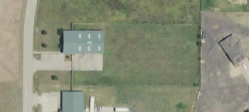 Warehouse with Grade-Level Access
