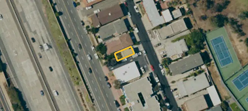 Two-Unit Duplex with Balcony